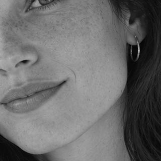 MONO original-pixel factory grain detail
